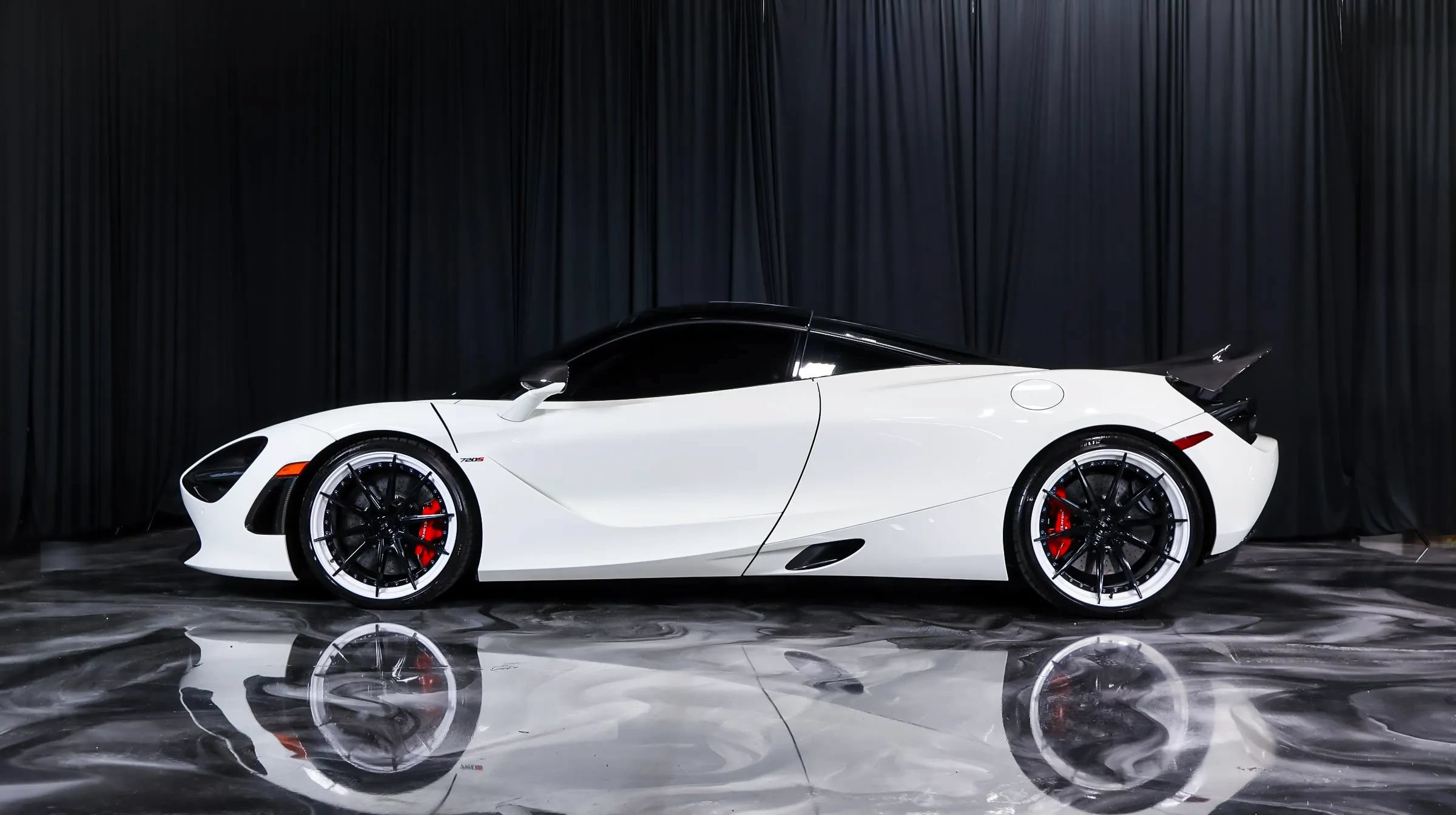 Used 2018 McLaren 720S Performance photo 12