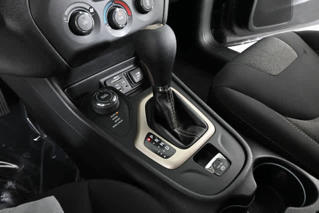 2017 Jeep Cherokee Sport