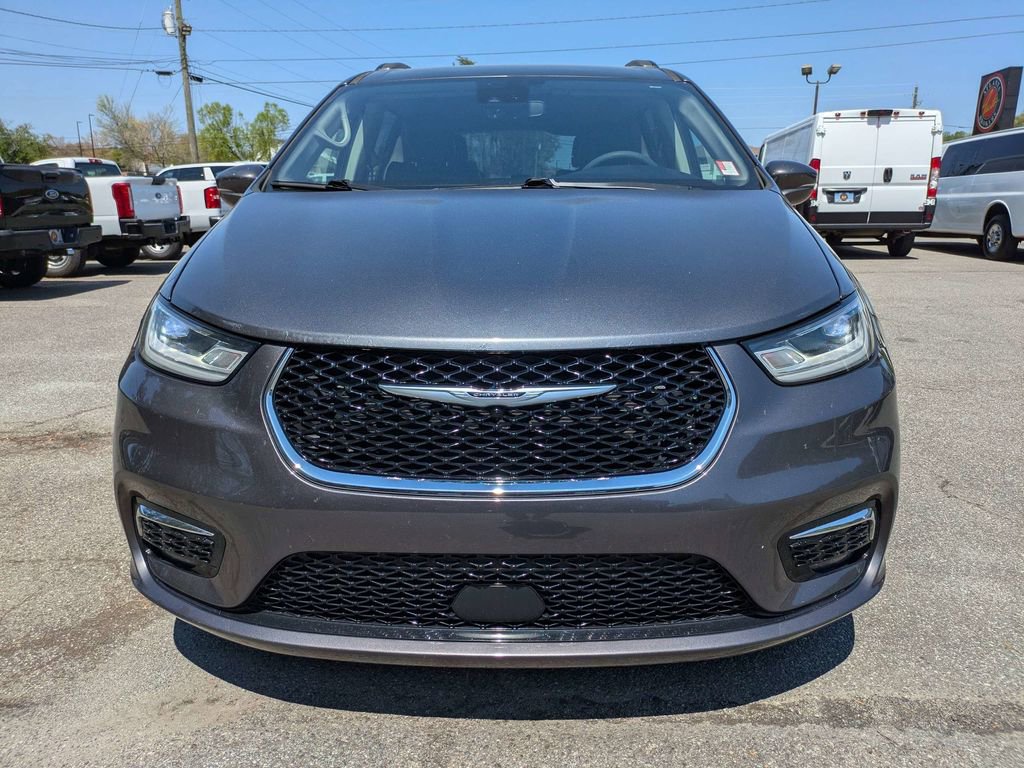 2022 Chrysler Pacifica Touring-L