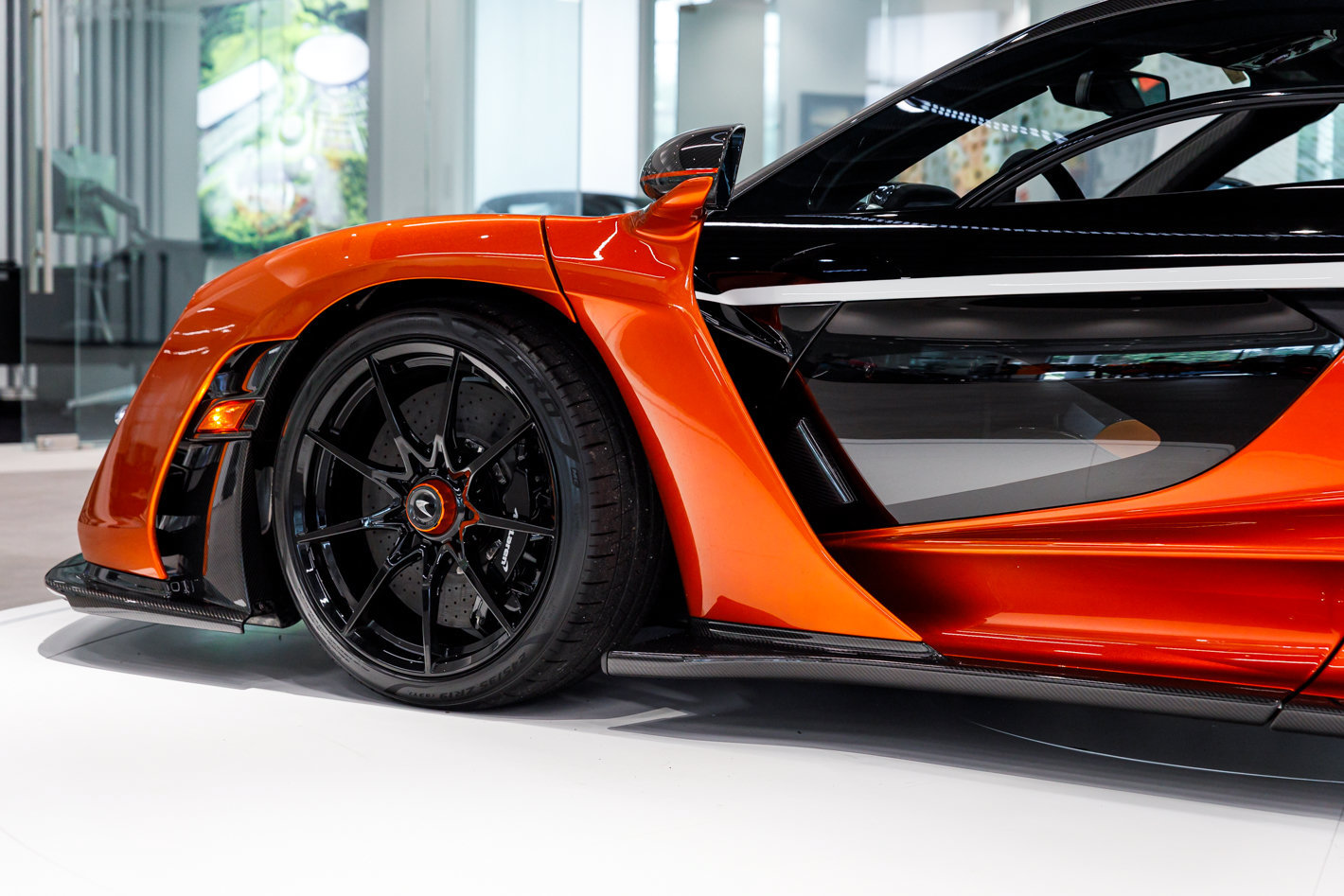 Used 2019 McLaren Senna photo 10