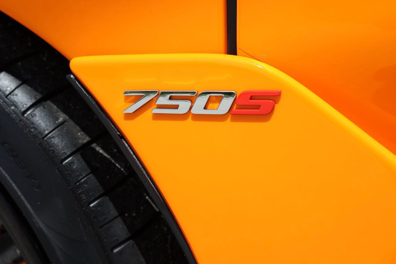 Used 2024 McLaren 750S Spider photo 12