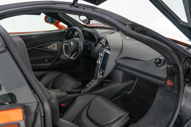 Used 2018 McLaren 720S photo 23
