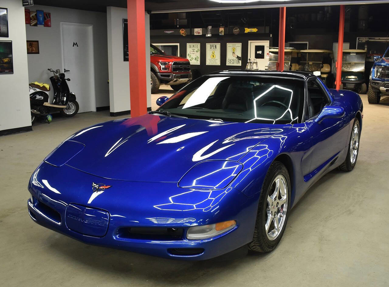 Used 2002 Chevrolet Corvette Coupe w/ Preferred Equipment Group1