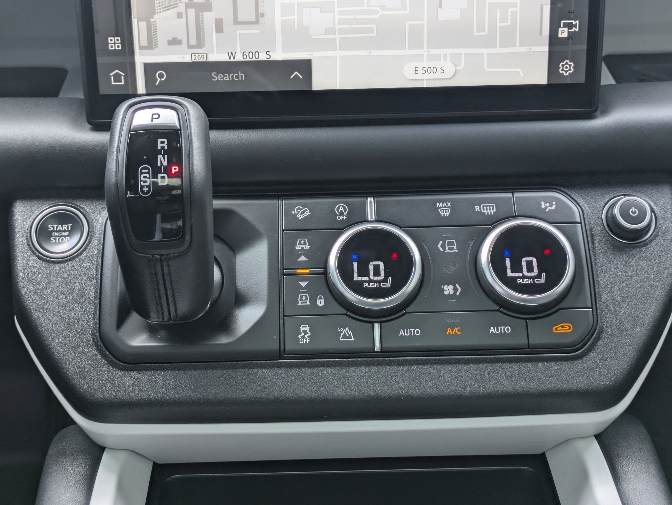 2025 Land Rover Defender 110 X-Dynamic SE