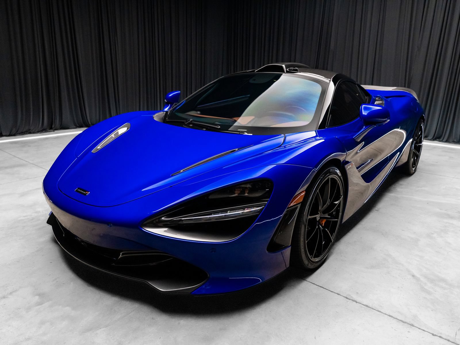 Used 2018 McLaren 720S Luxury photo 13