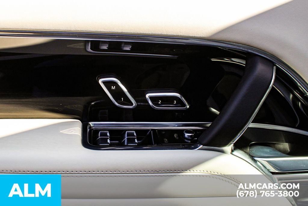 2025 Land Rover Range Rover Long Wheelbase SE