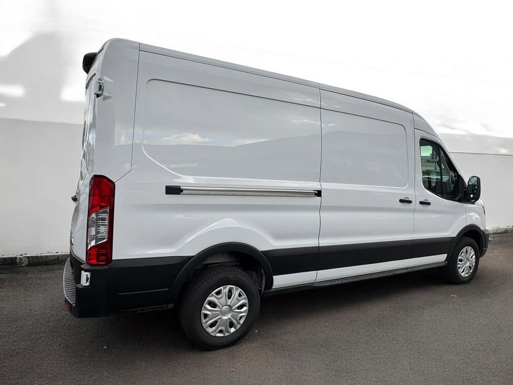 2023 Ford E-Transit Medium Roof