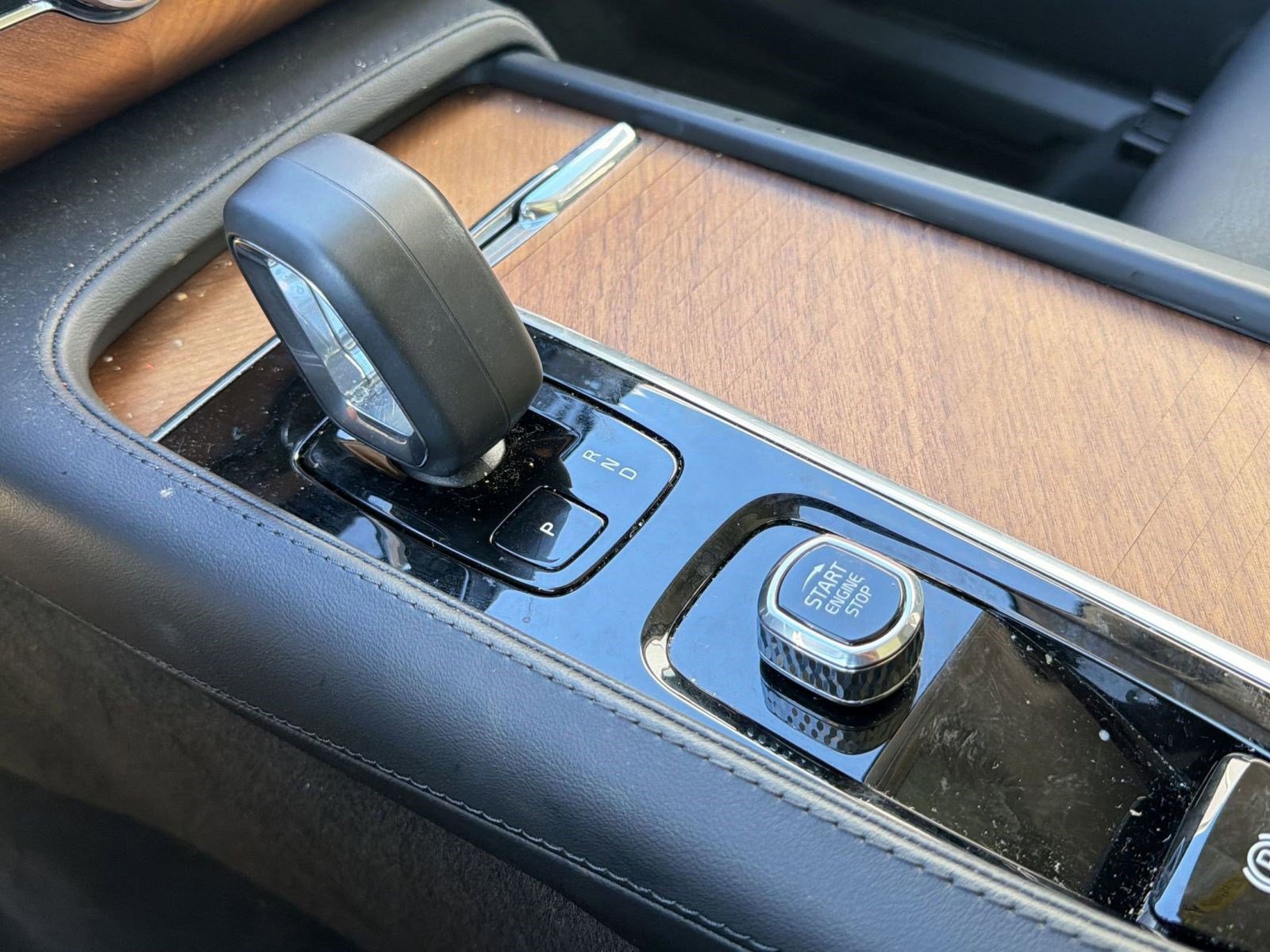 2023 Volvo Xc90 B6 Plus