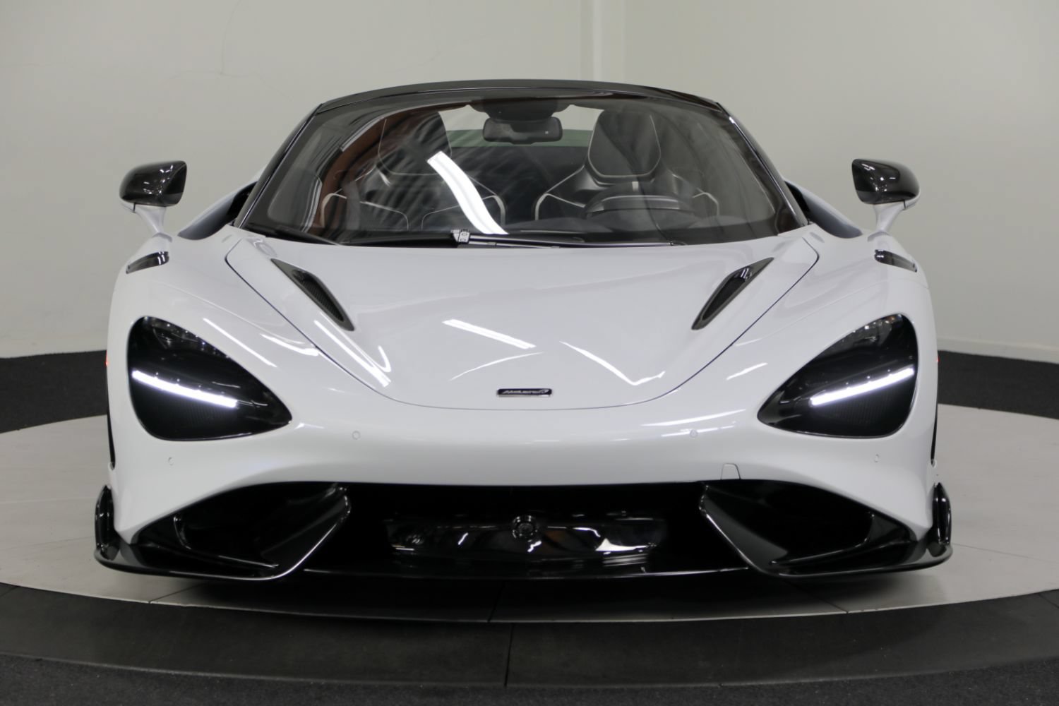Used 2022 McLaren 765LT photo 13