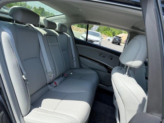 2015 Acura RLX w/ Technology Package