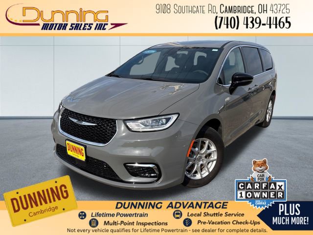 Used 2025 Chrysler Pacifica Select