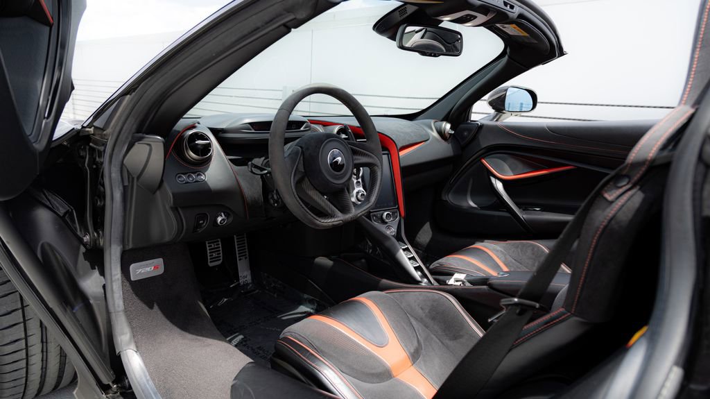 Used 2020 McLaren 720S Performance photo 13