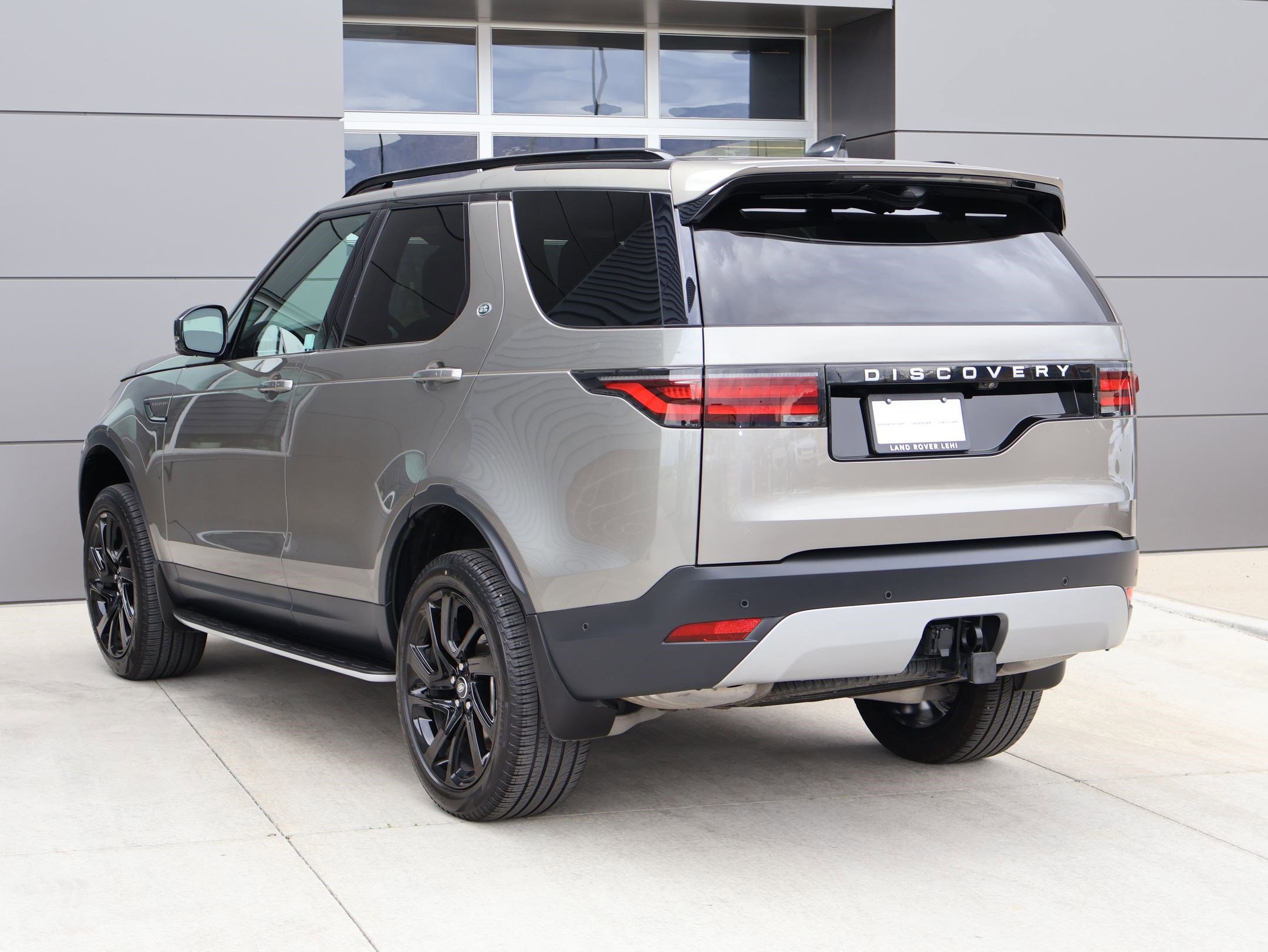 2025 Land Rover Discovery S