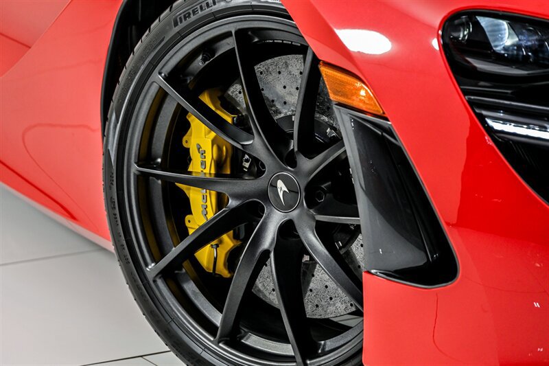 Used 2022 McLaren 720S Performance photo 4