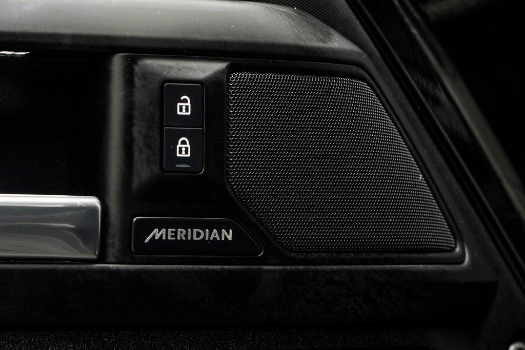 2025 Land Rover Defender 110 S