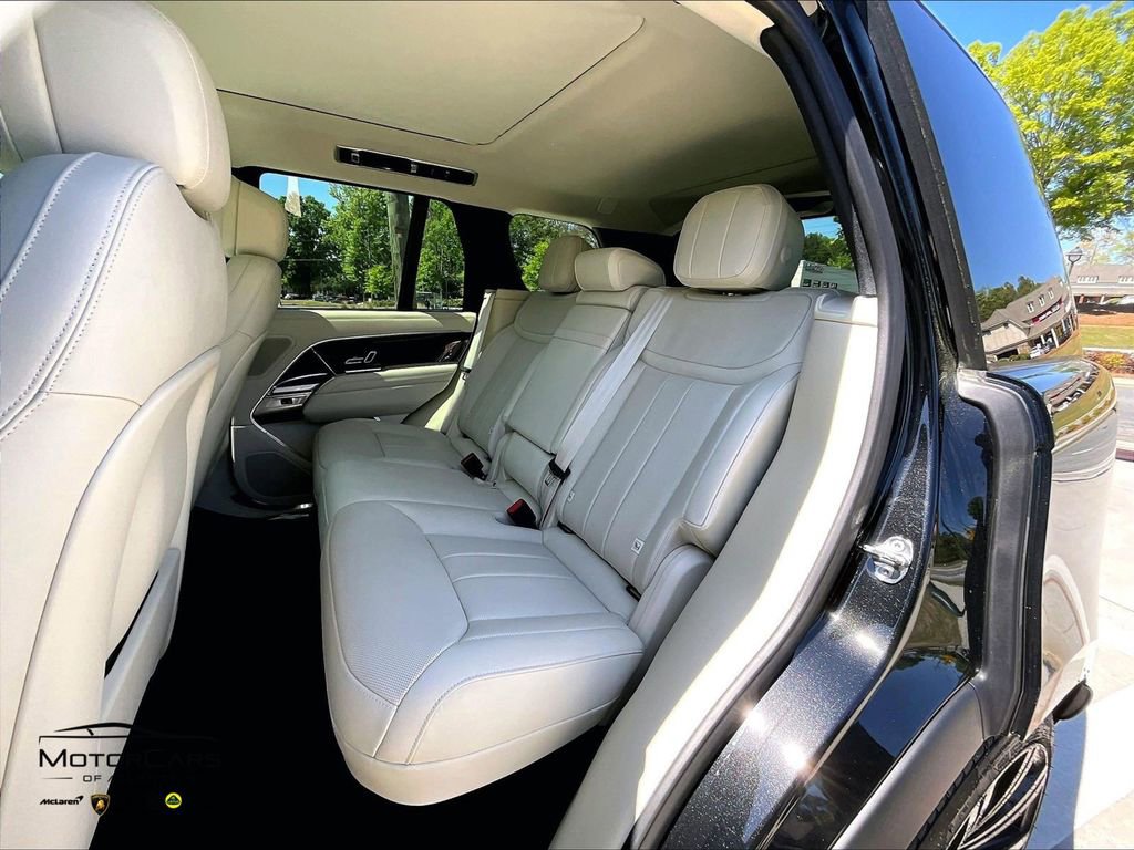 2025 Land Rover Range Rover SE