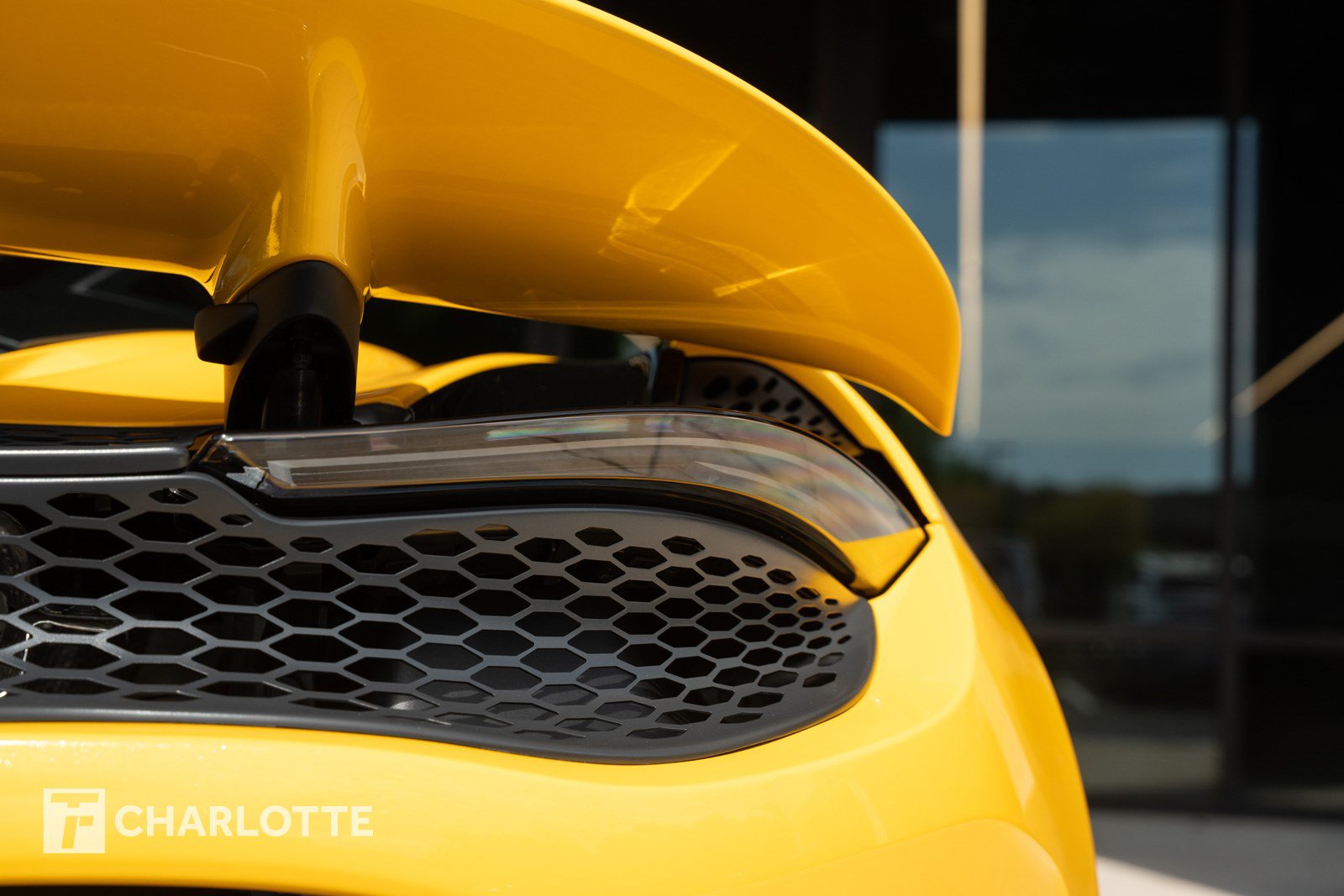 Used 2025 McLaren 750S photo 18