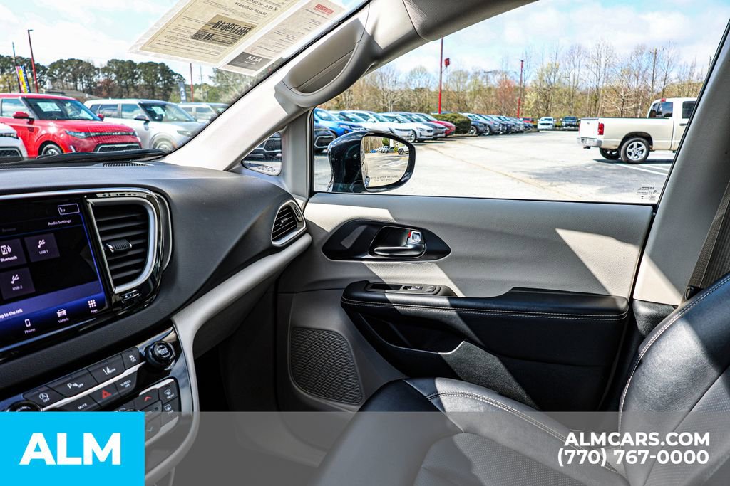 2024 Chrysler Pacifica Touring-L