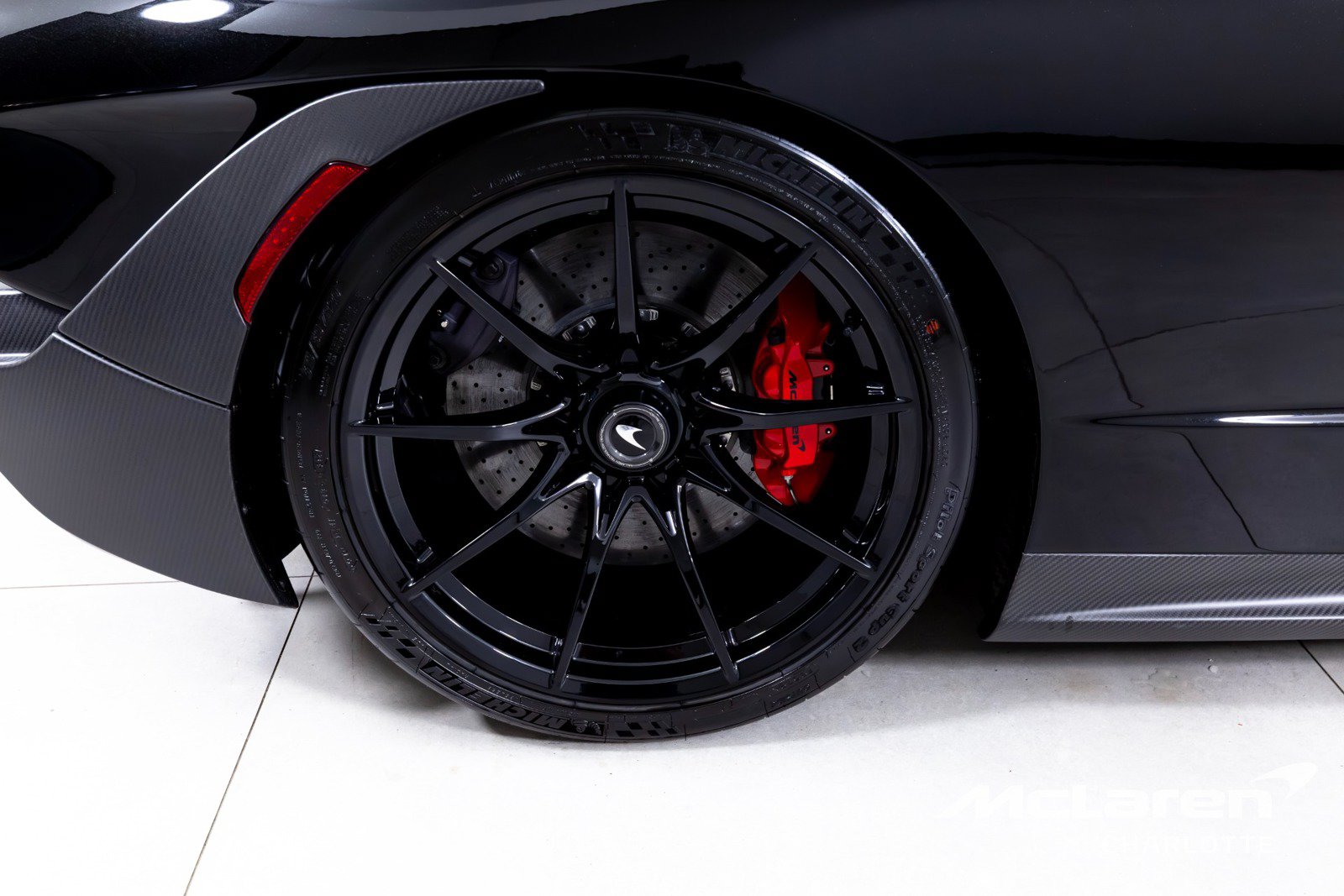 Used 2019 McLaren Senna photo 30