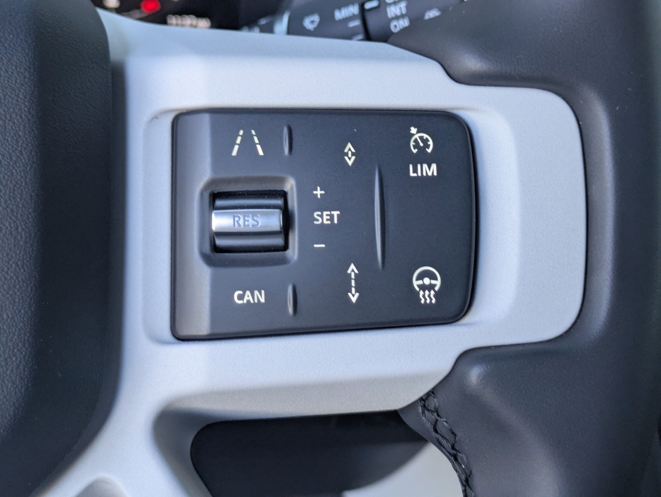 2025 Land Rover Defender 110 S