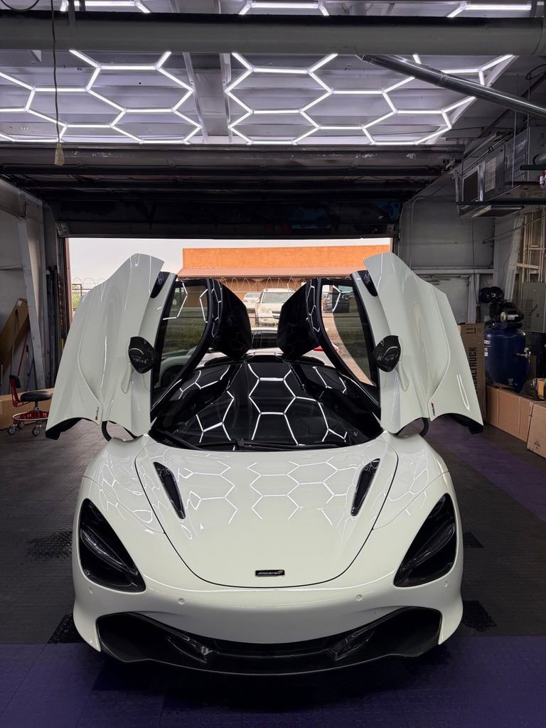Used 2018 McLaren 720S Performance photo 9