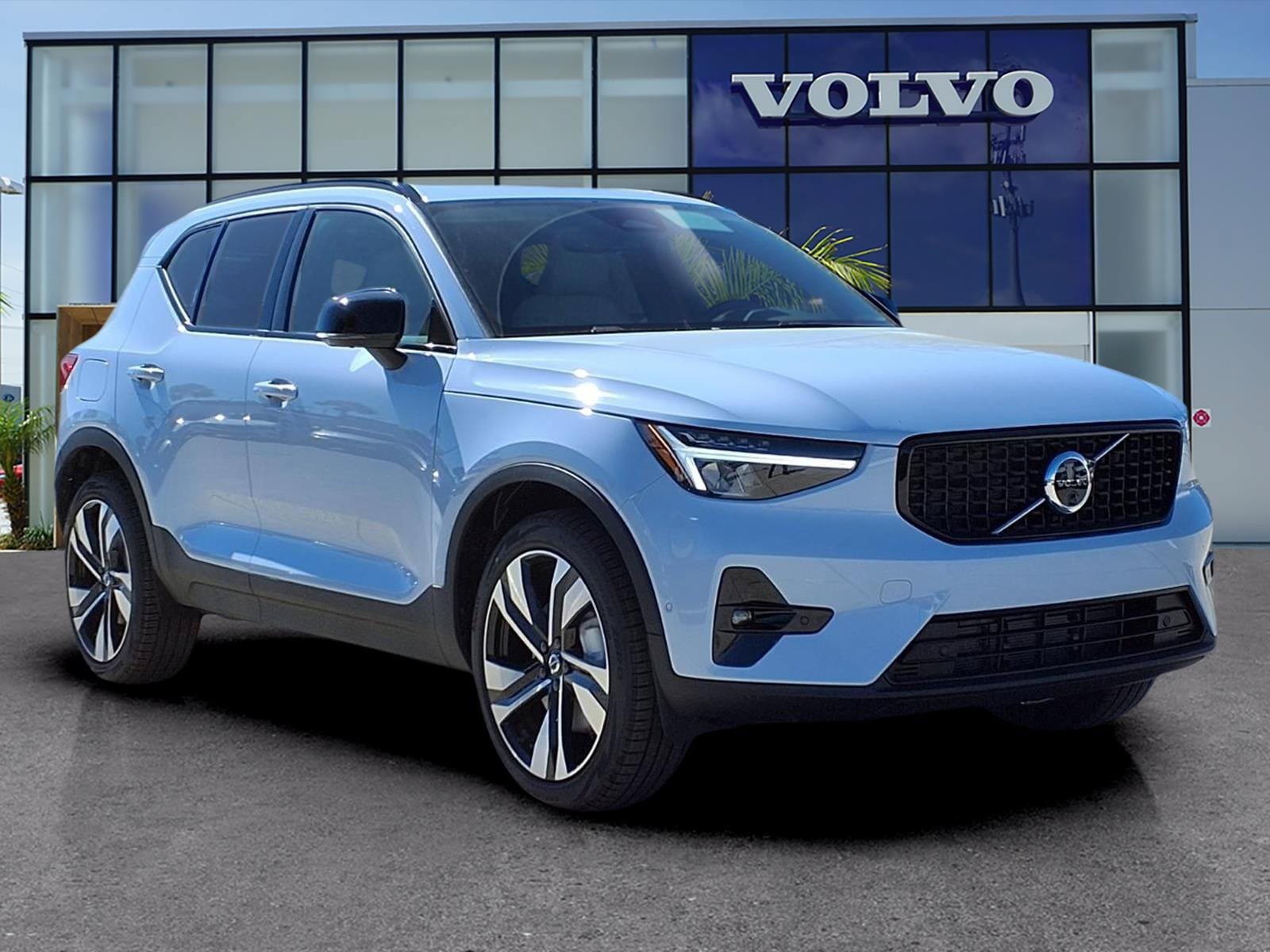 New 2026 Volvo XC40 B5 Plus w/ Protection Package Premier