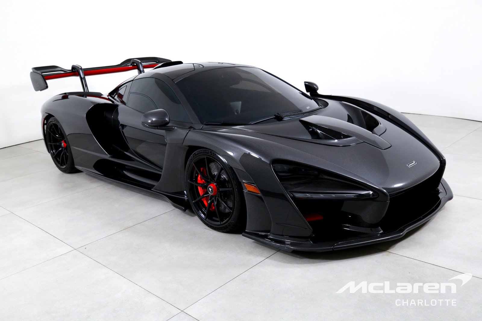 Used 2019 McLaren Senna photo 3