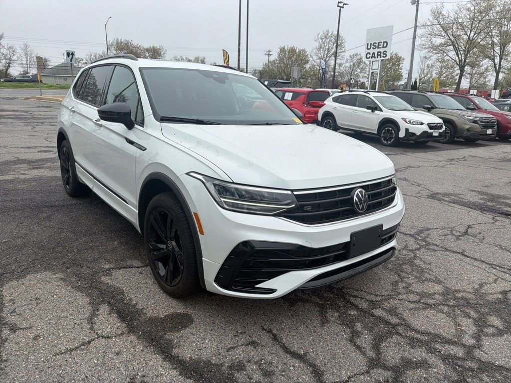 Certified 2024 Volkswagen Tiguan SE R-Line