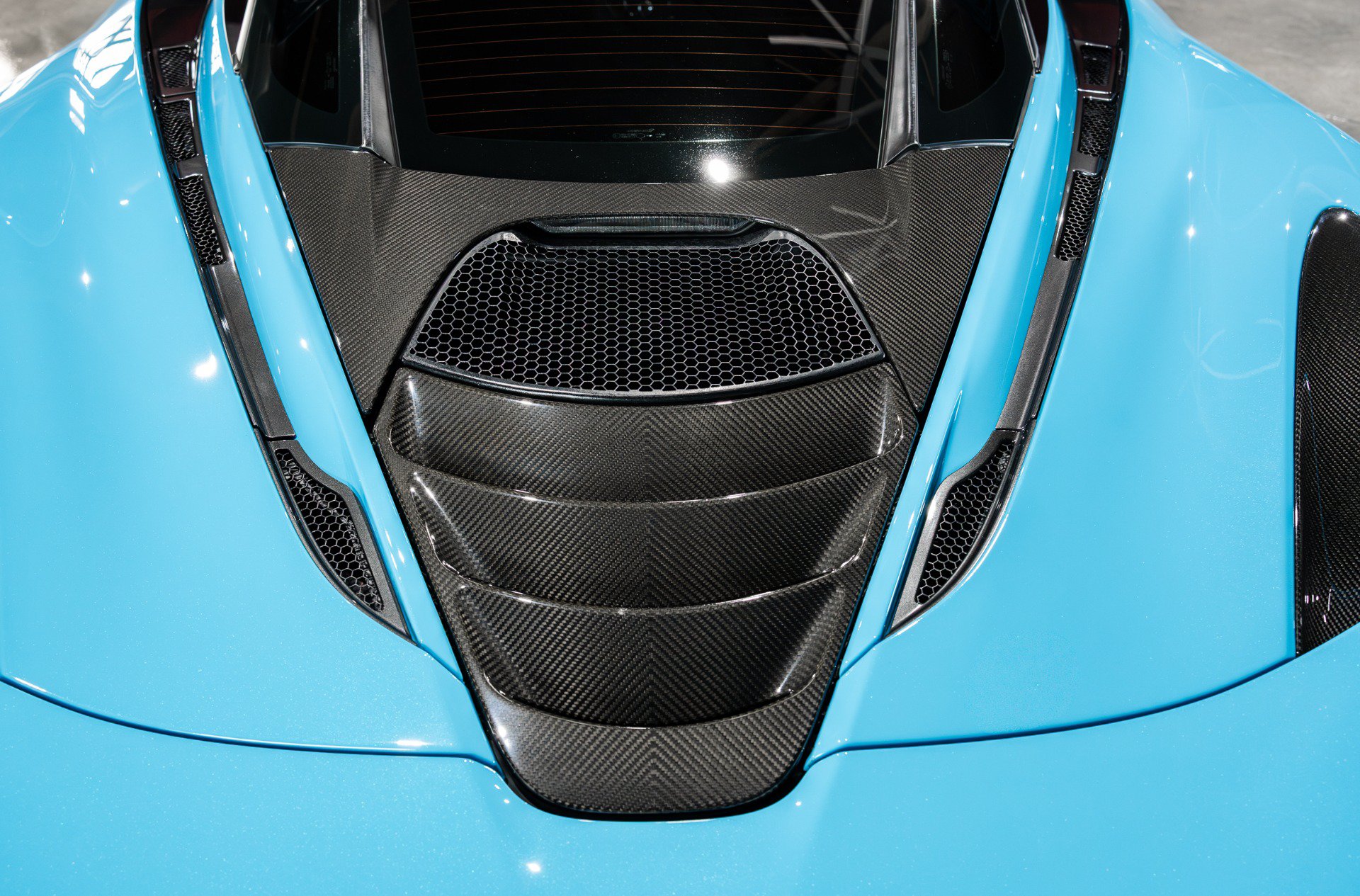 Used 2018 McLaren 720S Performance photo 32