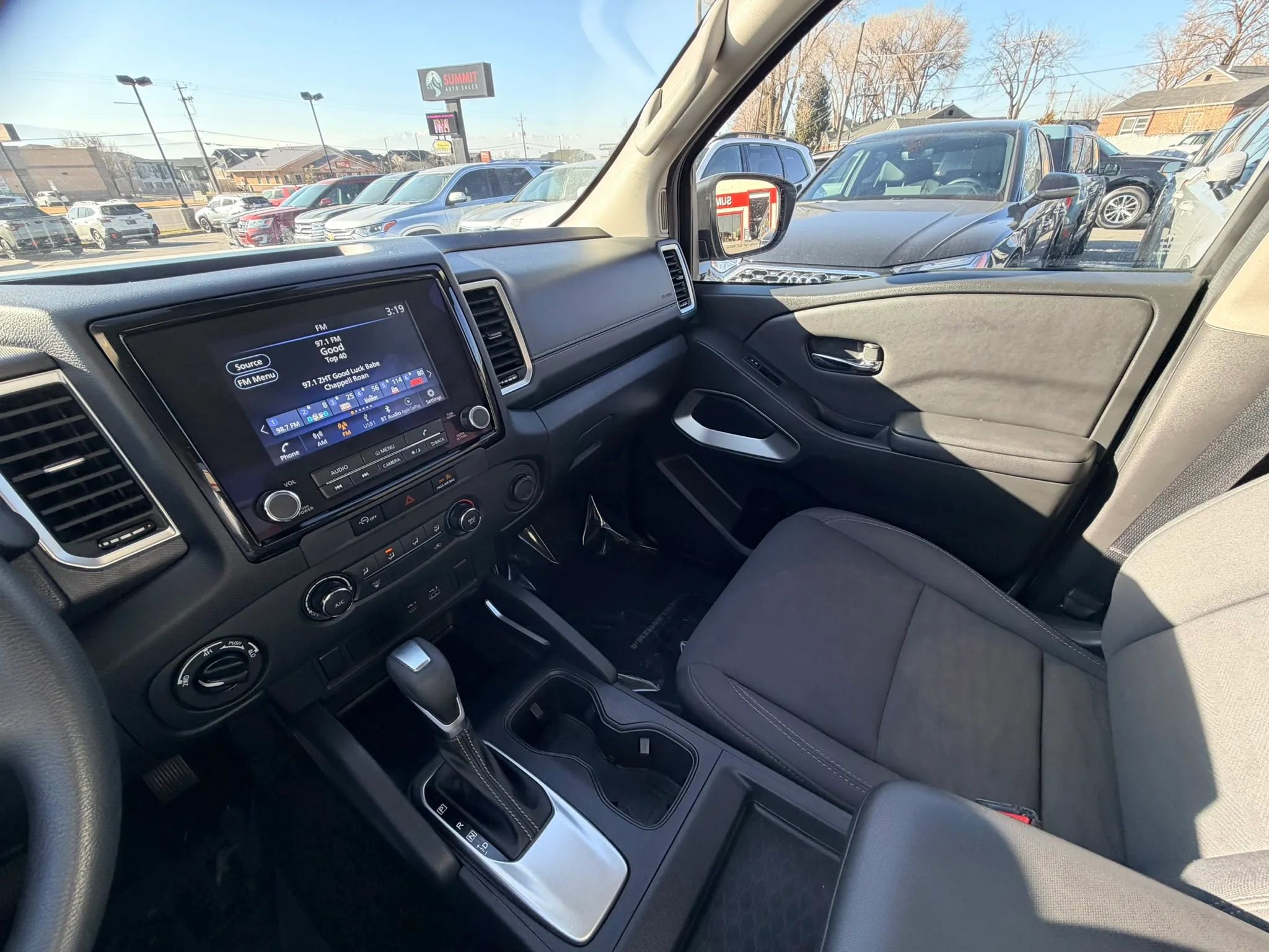 2023 Nissan Frontier SV