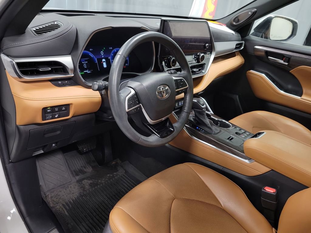 2023 Toyota Highlander Platinum
