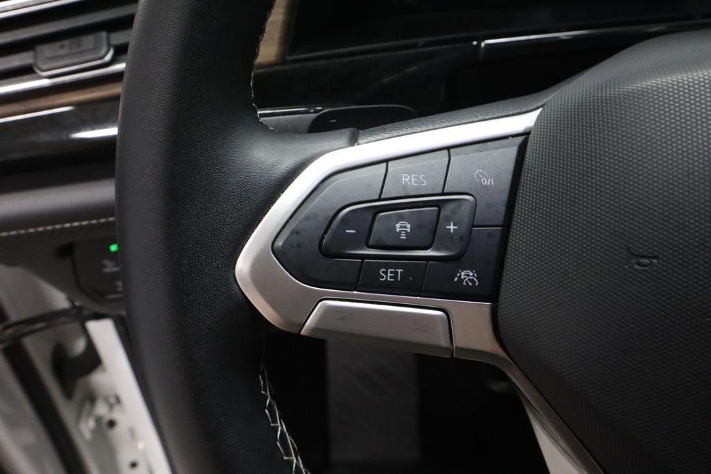 2025 Volkswagen Atlas SE