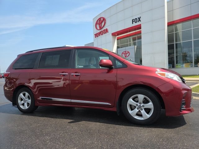 Used 2019 Toyota Sienna LE w/ LE Preferred Package