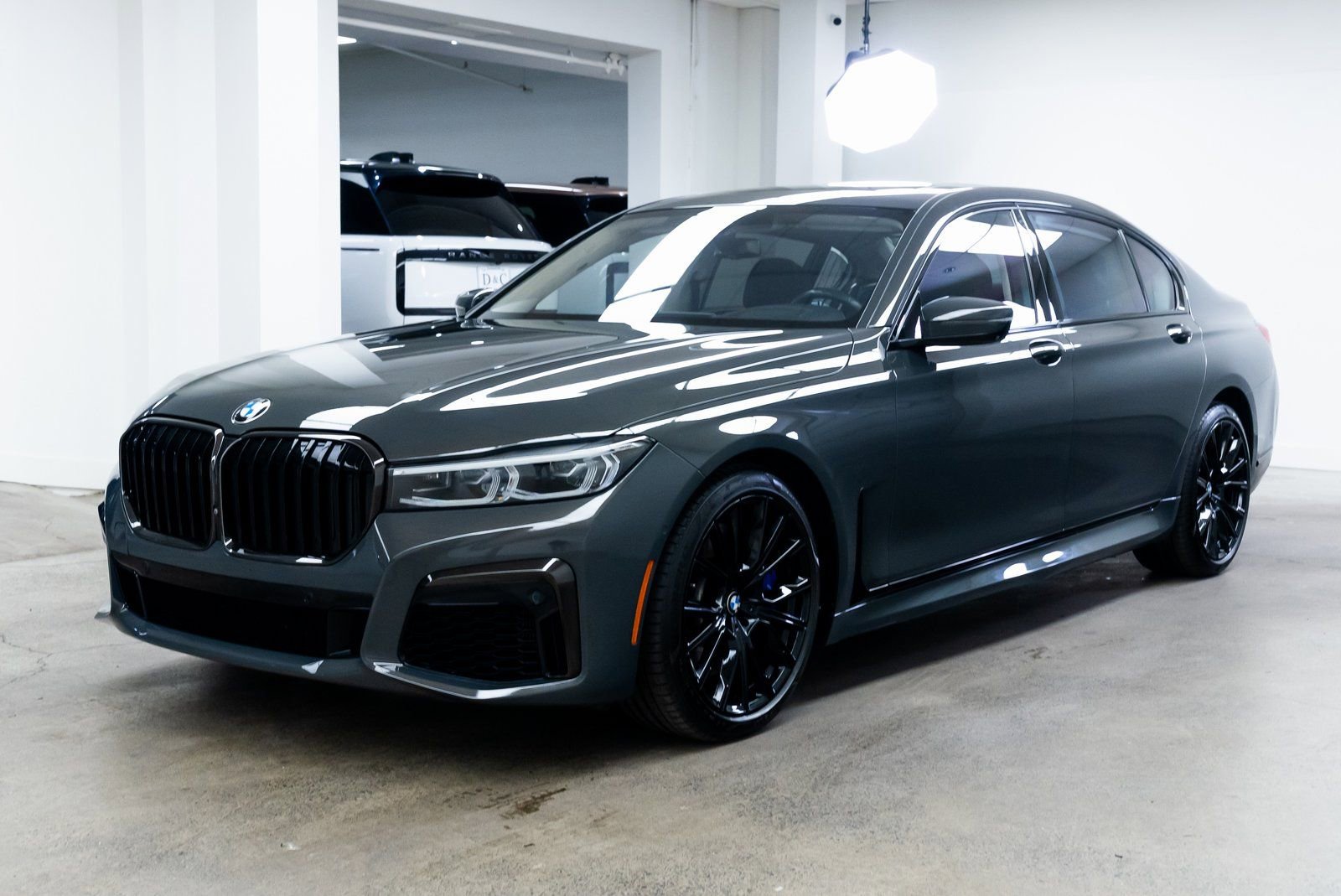 2022 BMW M760i xDrive