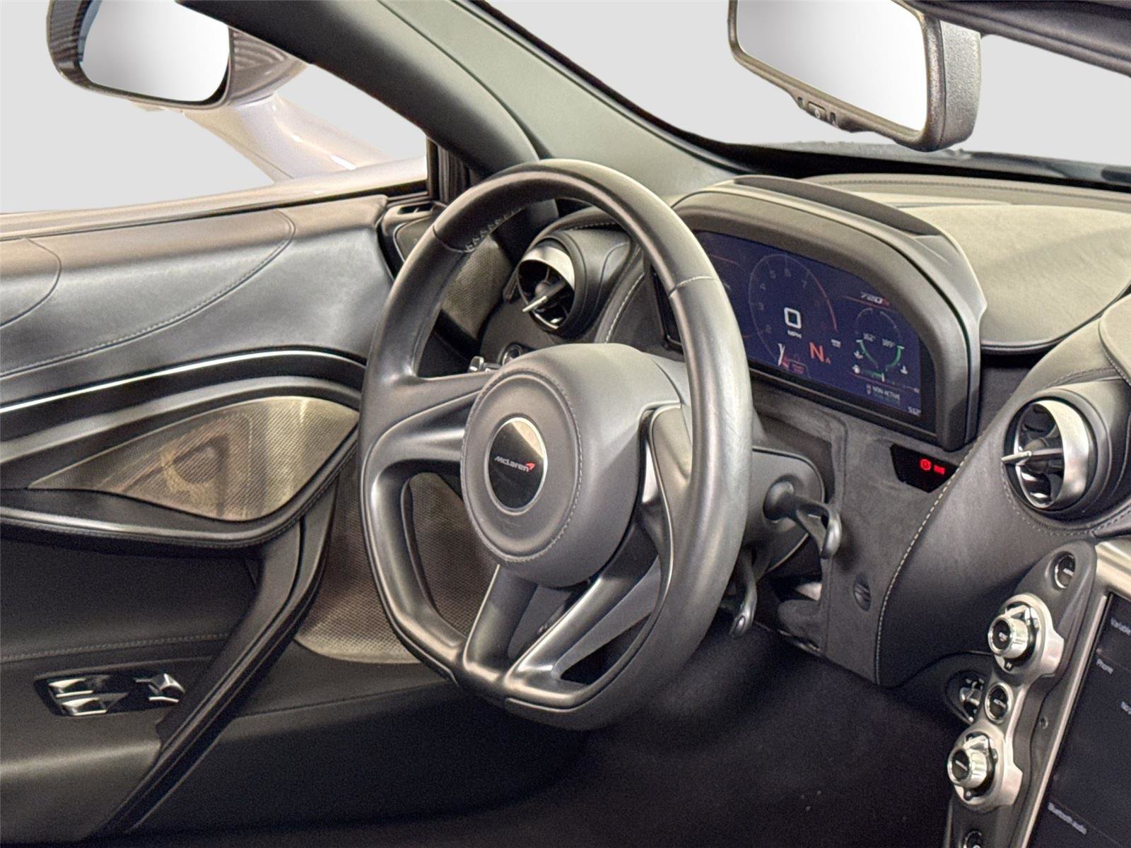 Used 2018 McLaren 720S photo 26