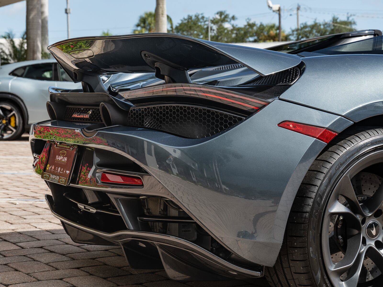 Used 2020 McLaren 720S Spider photo 17