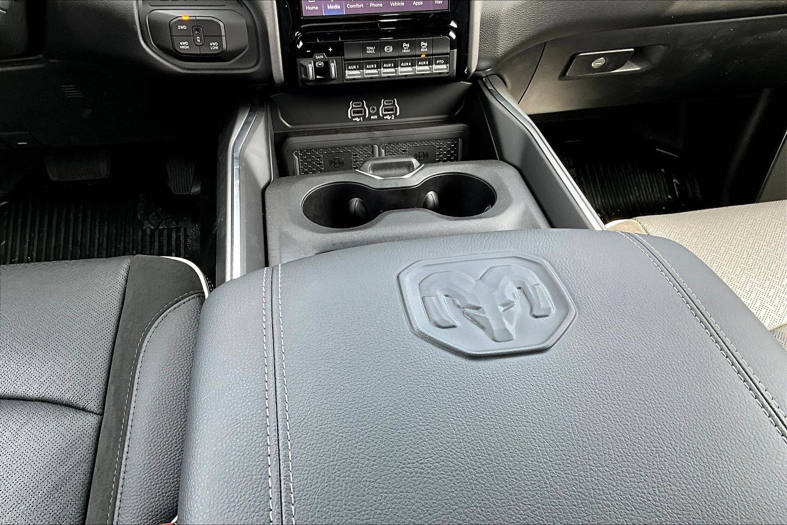 2026 RAM 4500 4x4 Crew Cab DRW