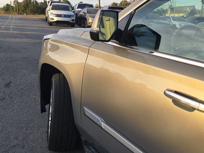 2018 Cadillac Escalade Luxury