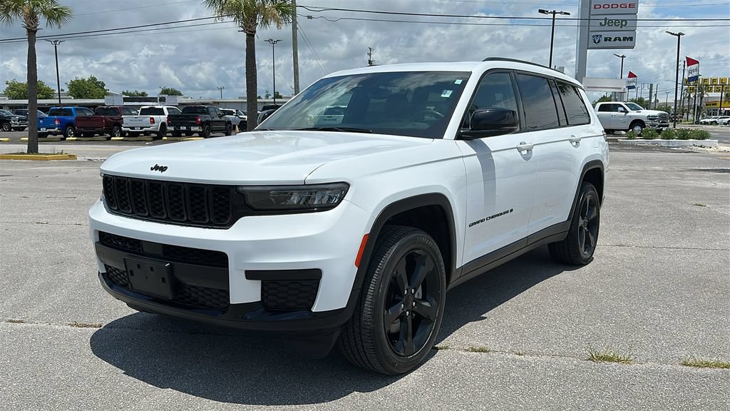 Used 2023 Jeep Grand Cherokee L Laredo