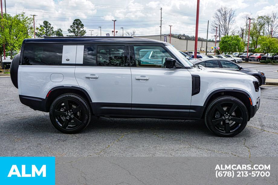 2023 Land Rover Defender 130 SE