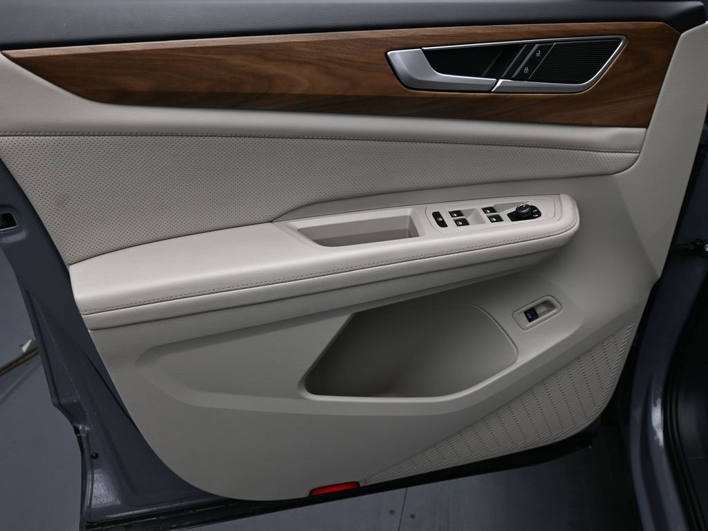 2025 Volkswagen Atlas SE