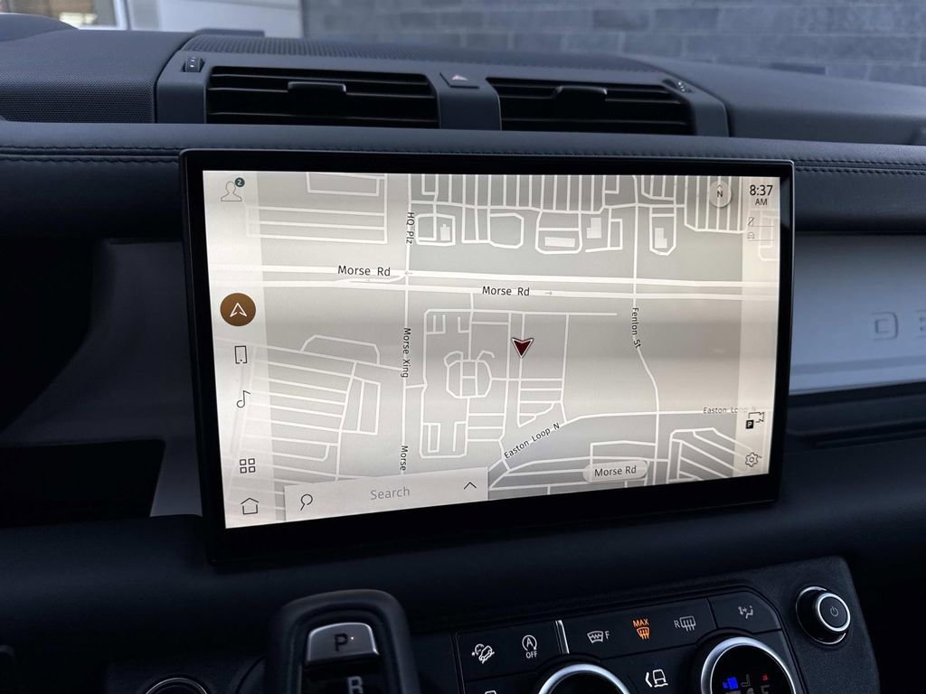 2024 Land Rover Defender 110 SE