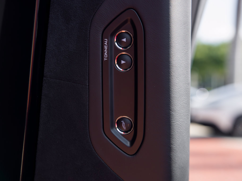 Used 2027 McLaren 750S Spider photo 22