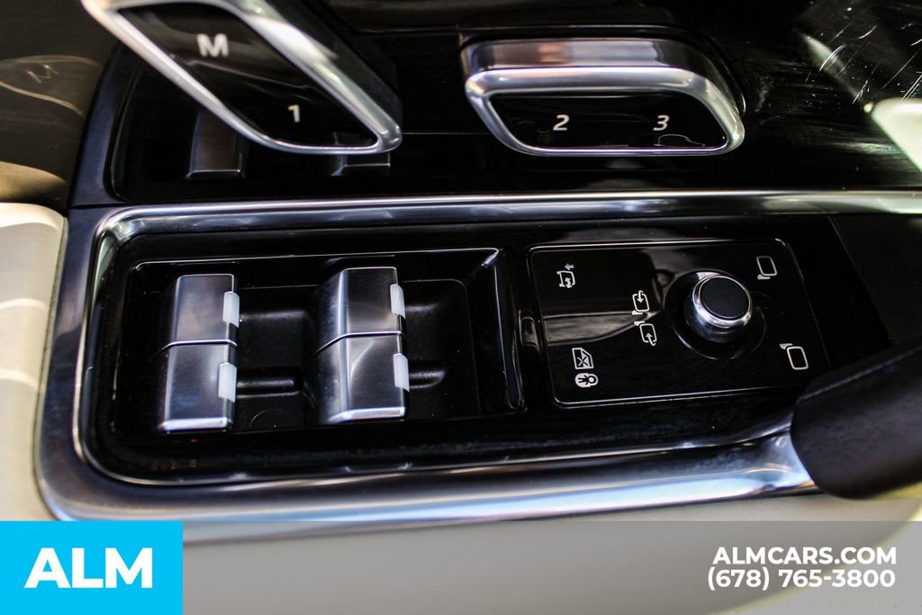 2025 Land Rover Range Rover Long Wheelbase SE