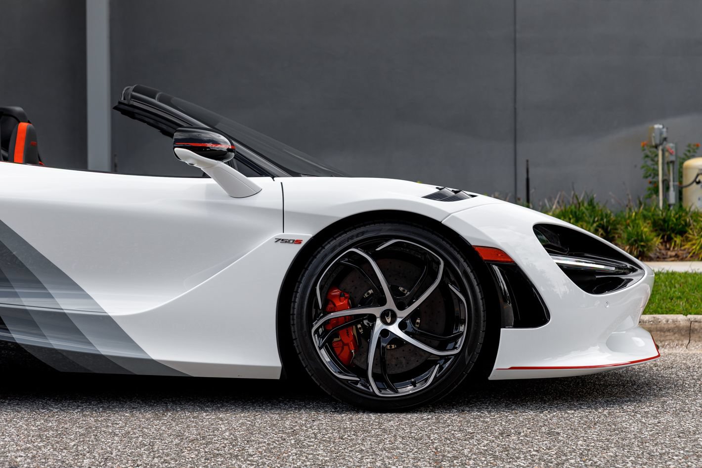 Used 2024 McLaren 750S Spider photo 16