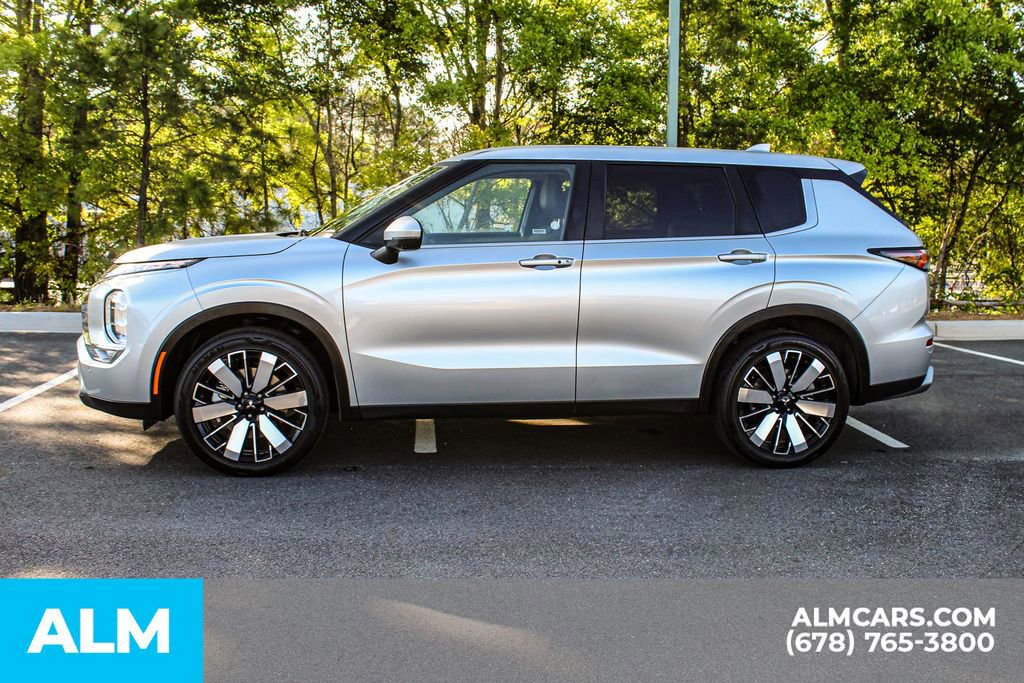 2025 Mitsubishi Outlander SE