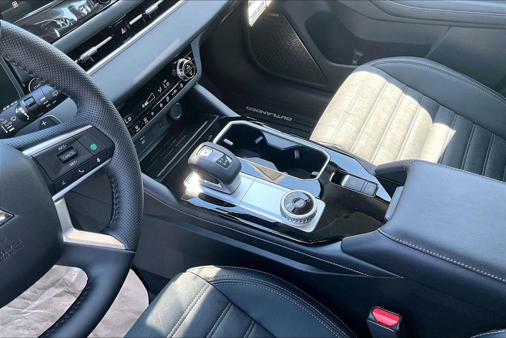 2026 Mitsubishi Outlander FWD