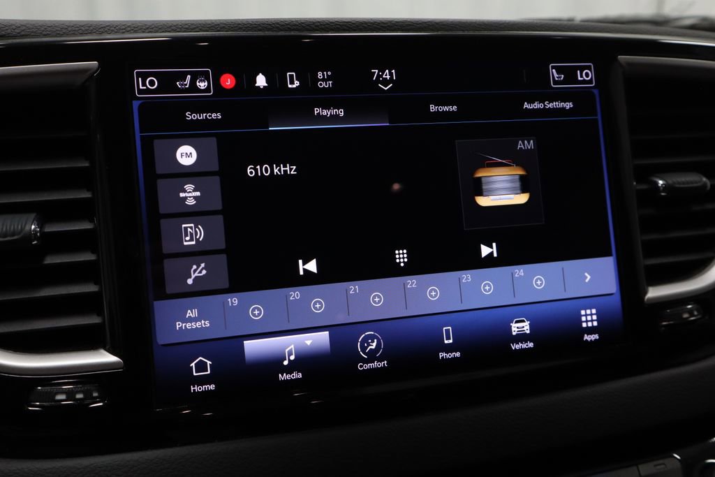 2022 Chrysler Pacifica Touring-L