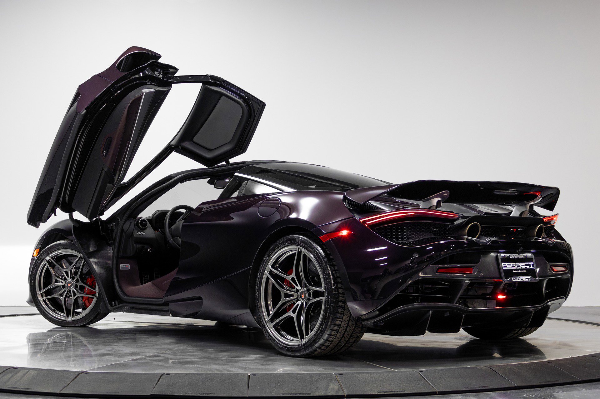 Used 2018 McLaren 720S Performance photo 43