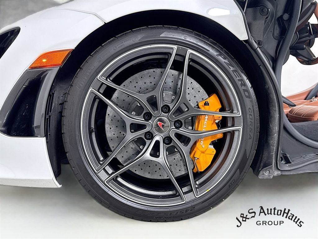 Used 2018 McLaren 720S photo 38